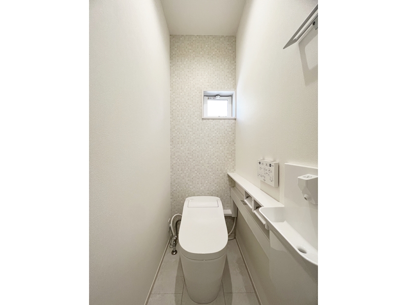 3号地　1階トイレはPanasonicのアラウーノを使用！２種類の泡で汚れをしっかり落とす激落ちバブルで、面倒なトイレ掃除の時間を減らし毎日清潔に保つことで家事時間を節約！